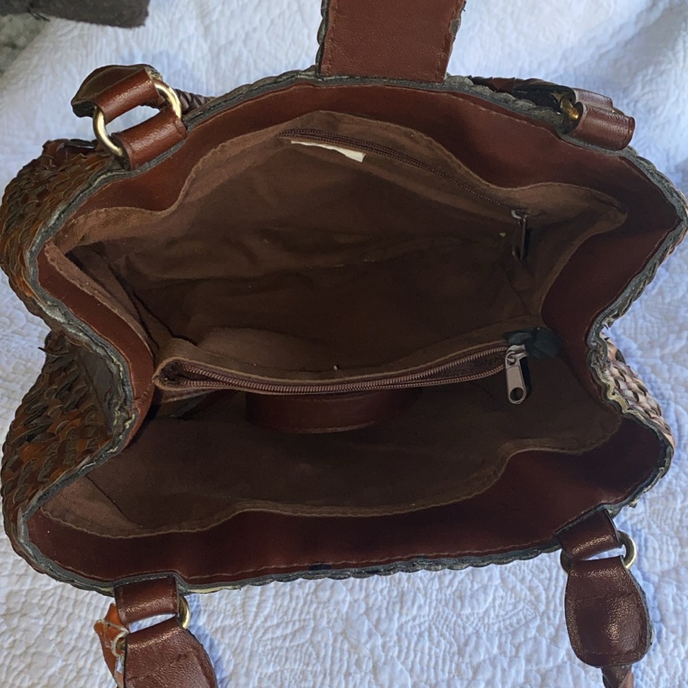 Dooney & Bourke brown leather satchel handbag medium size strappy bag w hang tag - Picture 3 of 9